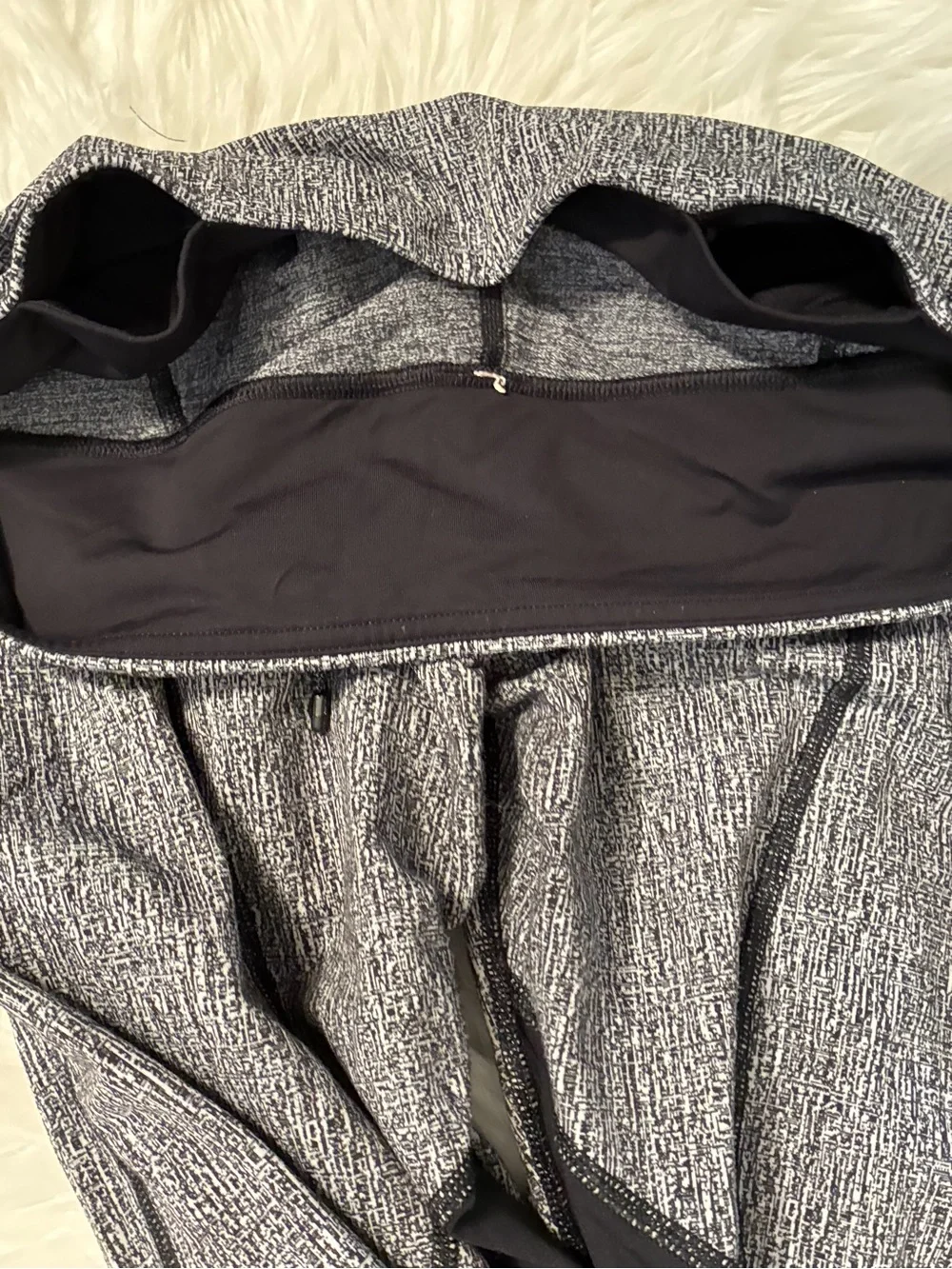 Lululemon Pace Rival Crop 22” Sz 10 Black & White  Activewear